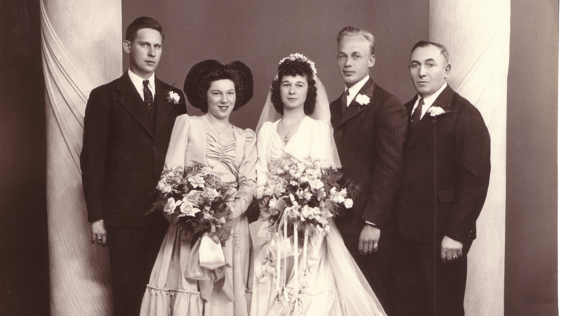 mom_dad_wedding2.jpg