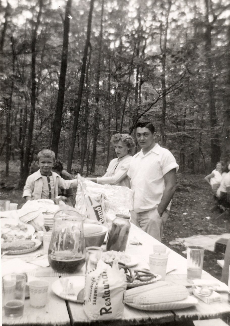 sal_lois_picnic.jpg