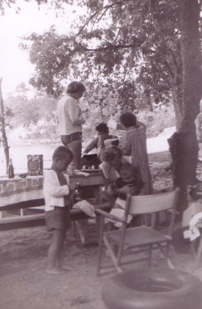 sal_picnic_1.jpg