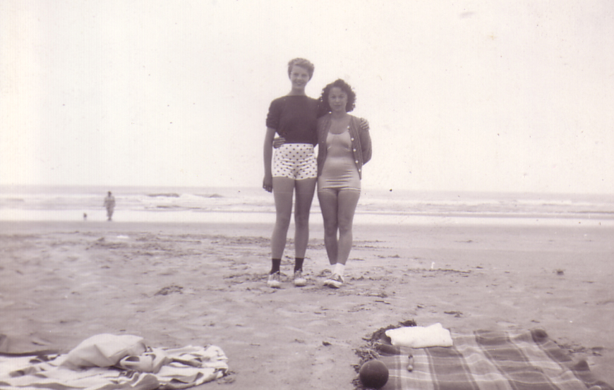 1_mombeach.jpg