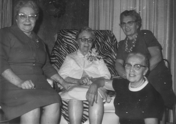 granny_sisters.jpg